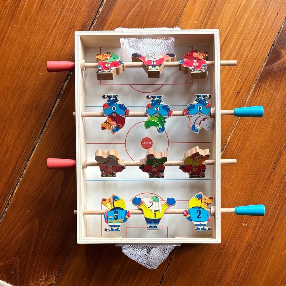 Janod baby hockey table